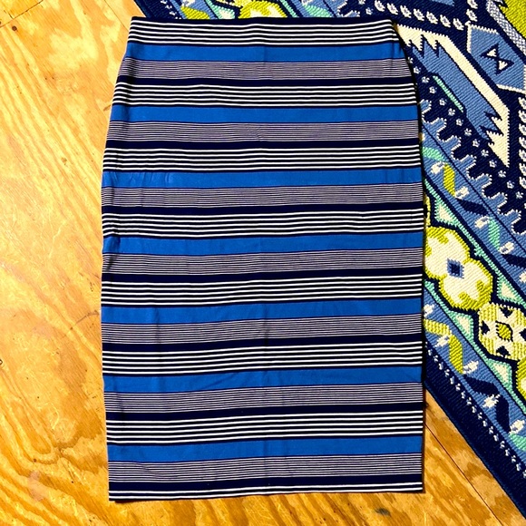 Old Navy Dresses & Skirts - SOLD ⭐️ Super Soft Bodycon MIDI length pencil skirt so Large